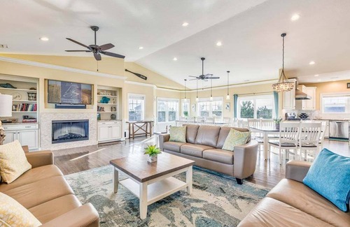 Sandbridge Casa | Ruff Life | 320 pies de la playa | Se aceptan perros, Piscina privada, Bañera de hidromasaje