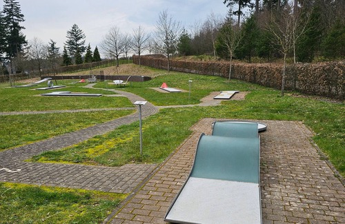 Losheim am See Apartamento | Ruhig Gelegene Ferienwohnung. Wanderwege, ca 3 km zum Stausee Losheim