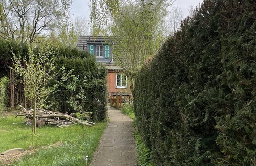 Bergisch Gladbach Casa | Ruhig und Idyllisch: Kleines Ferienhaus am Waldrand - S-bahn-nähe - Zentrumsnah
