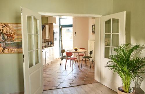 Schwerin Apartamento | Ruhige zentrale 2 Zimmer Wohnung mit Balkon in Schwerin