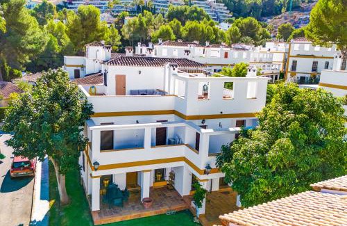 Pedreguer Casa | Ruhiges Eckreihenhaus mit Pool in La Sella Zarzas one Denia