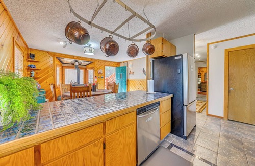 Ruidoso Cabaña | Ruidoso Cabin w/ Deck ~ 1 Mi to Midtown!