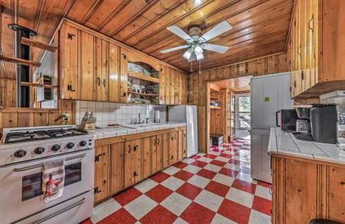 Ruidoso Casa | Ruidoso Cabin with Grill - Near Grindstone Lake!