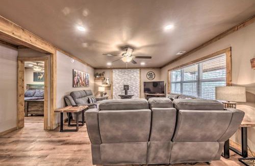 Ruidoso Casa | Ruidoso Cabin with Patio - Walk to Midtown!