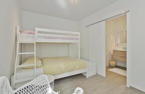 Heist Apartamento | Ruim app met 3 slpks en 2 badkamers vlakbij de zee