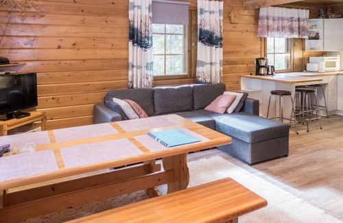 Rukatunturi Casa | Rukatörmä, kesäjärvi by Interhome