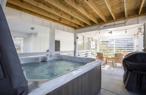 South Nags Head Casa | Rum-DCA 600 ft to Beach with Hot Tub and Backyard