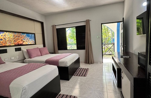 Negril Complejo | Rum Runners Resort