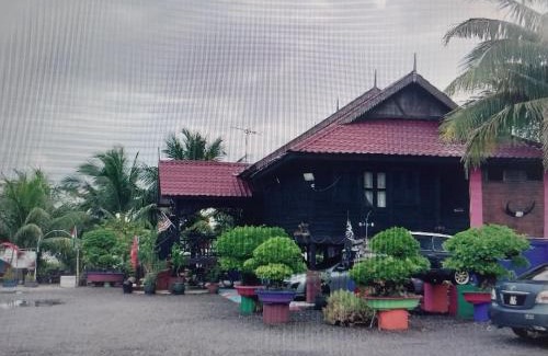 Kuala Kedah Chalet De Esquí | RUMAH KAYU ED BEACH Cafe