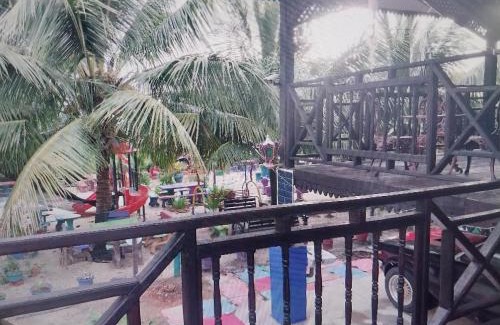 Kuala Kedah Chalet De Esquí | RUMAH KAYU ED BEACH Cafe