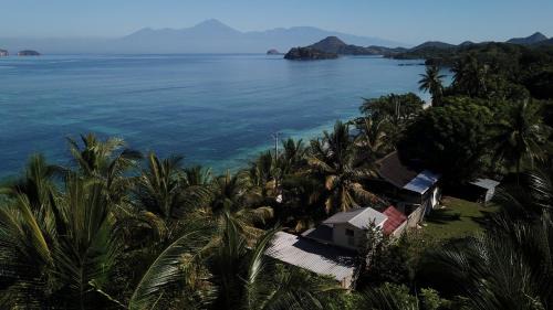 Sumbawa Barat Casa | Rumah Mana Beach House