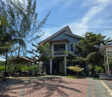 Kota Bharu Hotel | Rumah Tepi Sungai KB