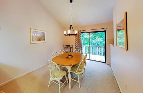 Lake Lure Apartamento | Rumbling Bald Resort Unit 2004