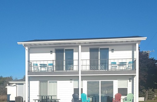 East Tawas Casa | Run-O-Way - Beachfront