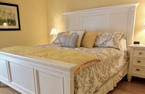 Bradenton Beach Hotel | Runaway Bay Resort by BBG