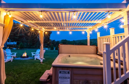 Paradise Point Casa | Runnin' Down a Dream: Nearby Lake Access, Dog Friendly w/ Hot Tub