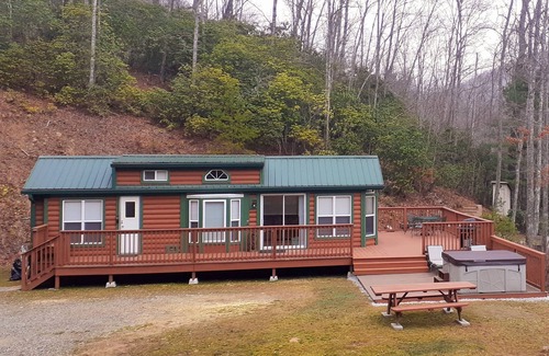 Topton Cabina | Cozy Mountain Getaway !! Diversión para toda la familia. (1 milla del lago Nantahala)
