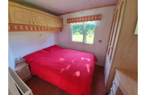 Aymestrey Casa | 'Runway View' at Shobdon Airfield, Herefordshire