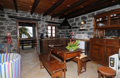 Arco da Calheta Cabaña | Casa rural en Calheta soleada con piscina compartida, WIFI, barbacoa, vista al mar