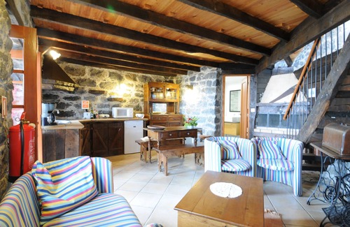 Arco da Calheta Cabaña | Casa rural en Calheta soleada con piscina compartida, WIFI, barbacoa, vista al mar