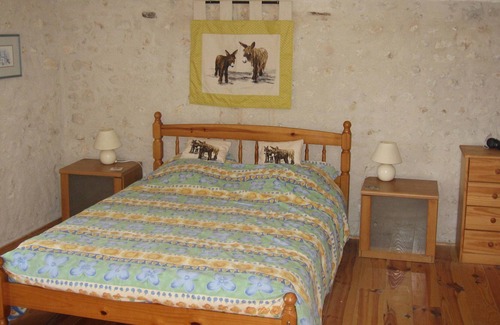 Boisne-la-Tude Casa | Rural gite for 4 with private terrace, shared large pool and games room
