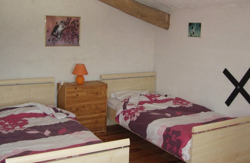 Boisne-la-Tude Casa | Rural gite for 4 with private terrace, shared large pool and games room