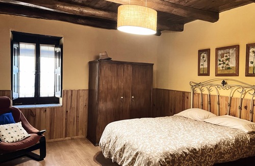 Cabreros del Río Casa | Casa rural con placas solares, chimenea,a 20 km de león y pueblos con encanto