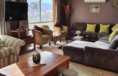 Michelago Otro | "Rural HomeStead FarmStay" Family Friendly FarmStay Snowy Monaro Region NSW.