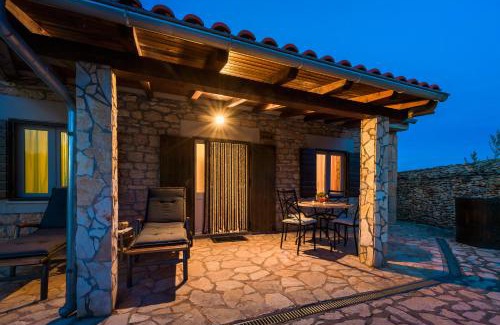 Promina Villa | Rural House Gluic