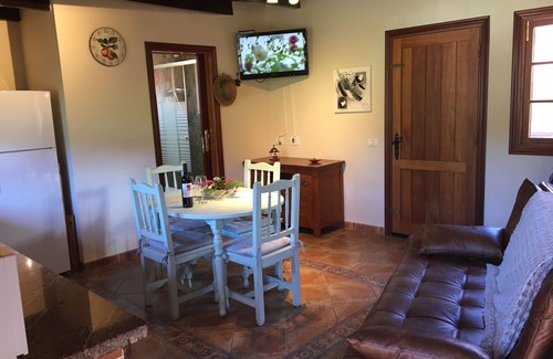 Tegueste Cabaña | Casa rural en un valle con vistas al mar y piscina.