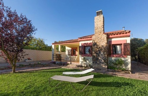 Anon de Moncayo Cabaña | casa rural con jardín privado y barbacoa.