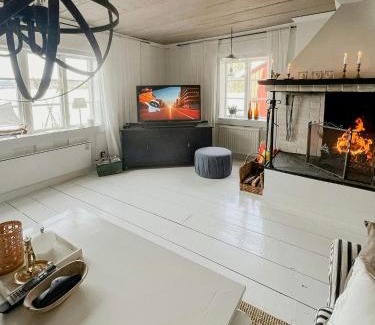 Nasviken Casa | Rural House With Panoramic View Over Lake Hansa