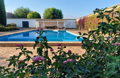 Montilla Cabaña | Casa rural con piscina y pista de pádel a 4 km de Montilla