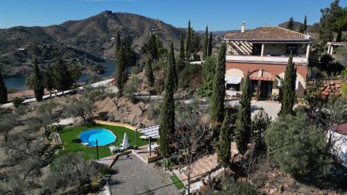 Campanillas Casa | rural loft with pool views peaceful place near the center