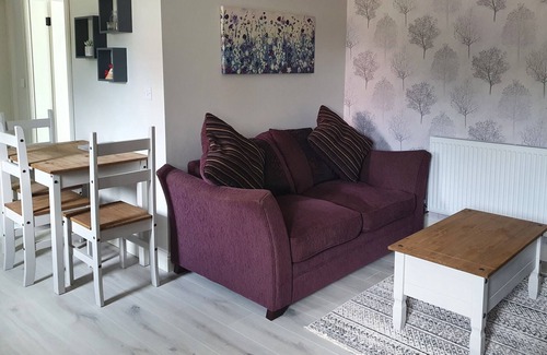 Hanbury Otro | Rural Self Catering Retreat, Family Sized With Garden and Patio Area