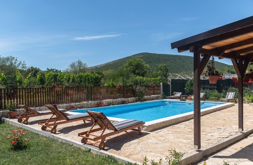 Perkovic Casa | Casa rural con piscina en el campo de Šibenik