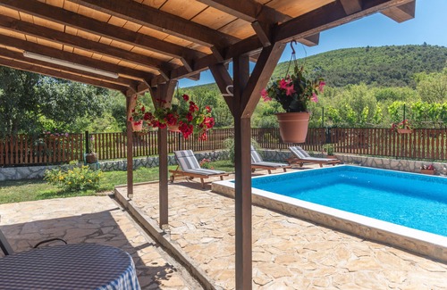 Perkovic Casa | Casa rural con piscina en el campo de Šibenik