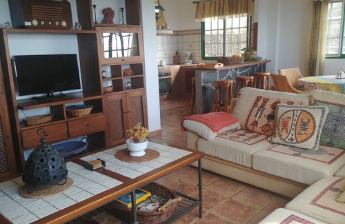 Chio Villa | Villa Rural con aparcamiento y piscina en 5000sq. m de Tierras Privadas