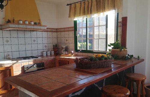 Chio Villa | Villa Rural con aparcamiento y piscina en 5000sq. m de Tierras Privadas