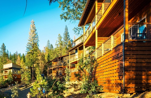 Groveland Hotel | Rush Creek Lodge and Spa at Yosemite