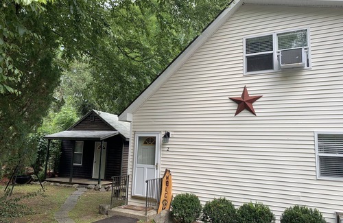 Lake George Casa | Rush Hollow Hideaway