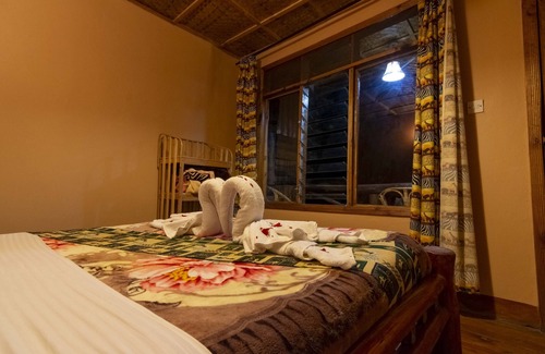 Western Region Cabina | Rushaga Gorilla Lodge