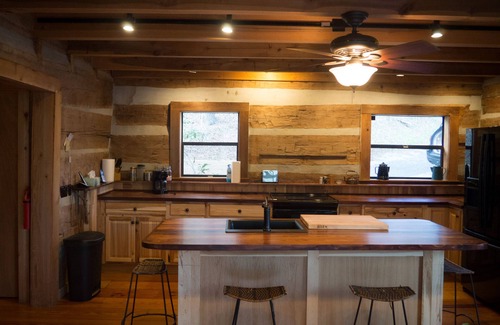 Dahlonega Cabina | Rushing River Log Cabin en Georgia Mountain Wine Country cerca de Dahlonega