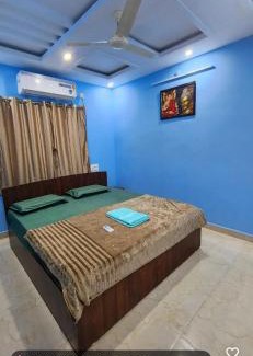 Tirupati Apartamento | RUSHITHA HOMESTAY - NEAR To ALIPIRI- FREE WIFI - FAMILY STAY ONLY - ANDROID TV - DOOR SERVICE