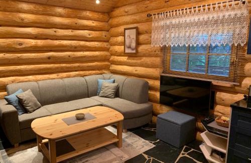 Kriilevalja Casa | Russet & Rowanberry - Rowanberry Retreat