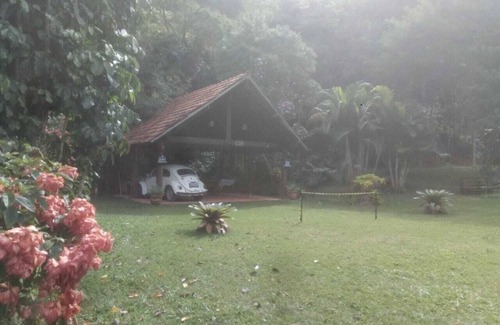 Comendador Levy Gasparian Casa | Rustic site with lakes