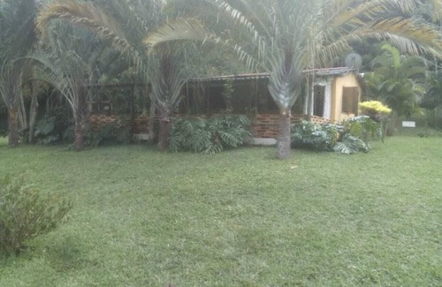 Comendador Levy Gasparian Casa | Rustic site with lakes