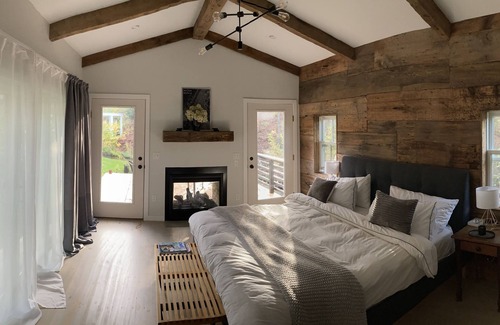 Jefferson Otro | Rustic 1850 Farmhouse and Gardens on 5 acres!