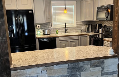 Twin Falls Casa | Rustic 2 bed home *pet friendly*