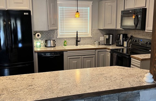 Twin Falls Casa | Rustic 2 bed home *pet friendly*